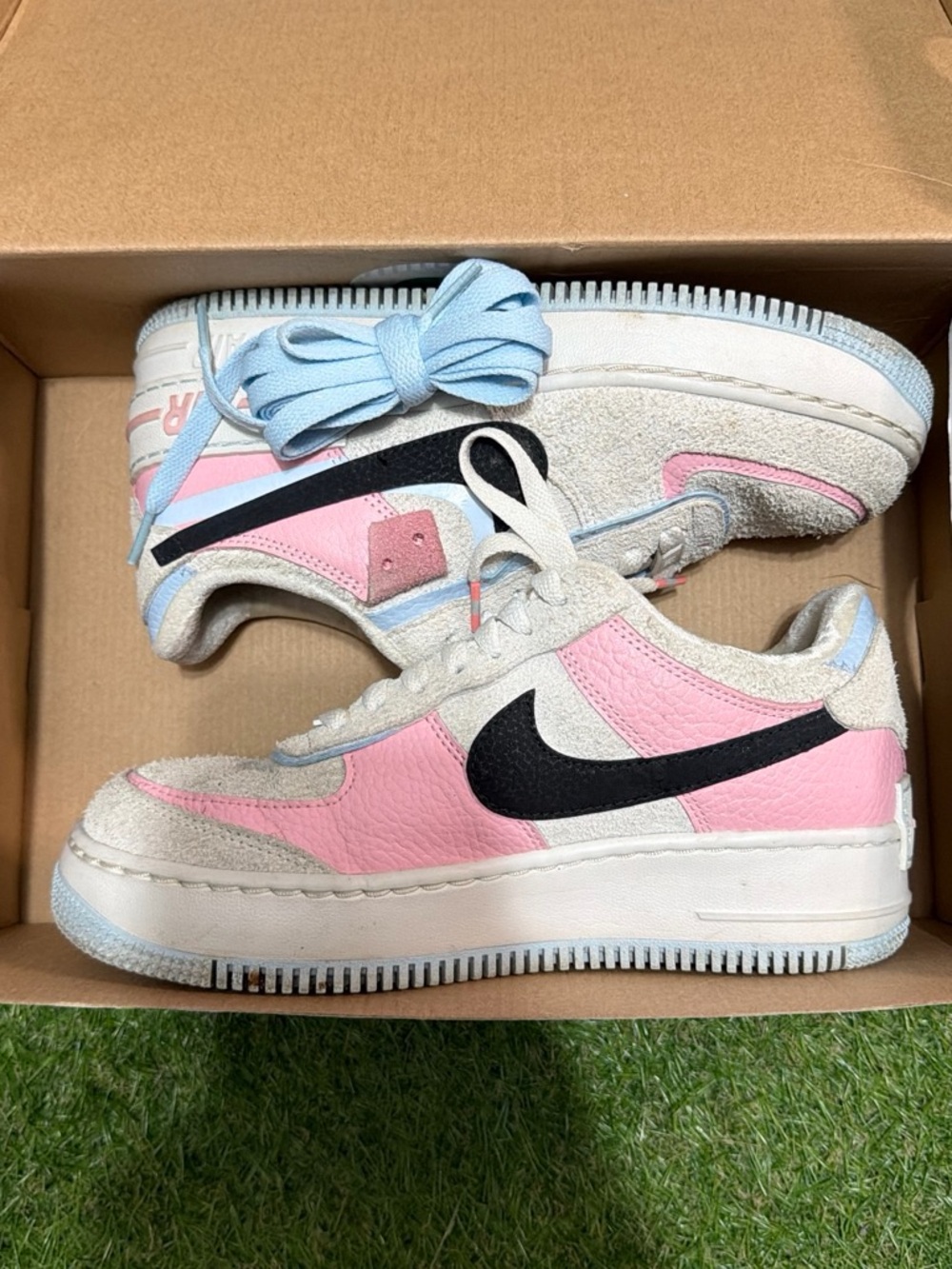 Nike Low-Top Sneakers in Pink, Light Blue & Black